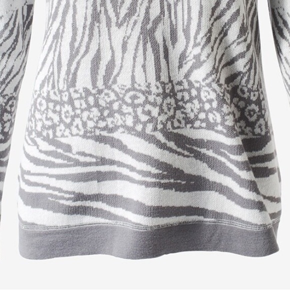 chico’s The Weekend Sweater Size 1 - Picture 6 of 7